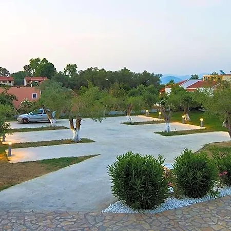 Sun 'n Chill, Boutique & 4* Kávos